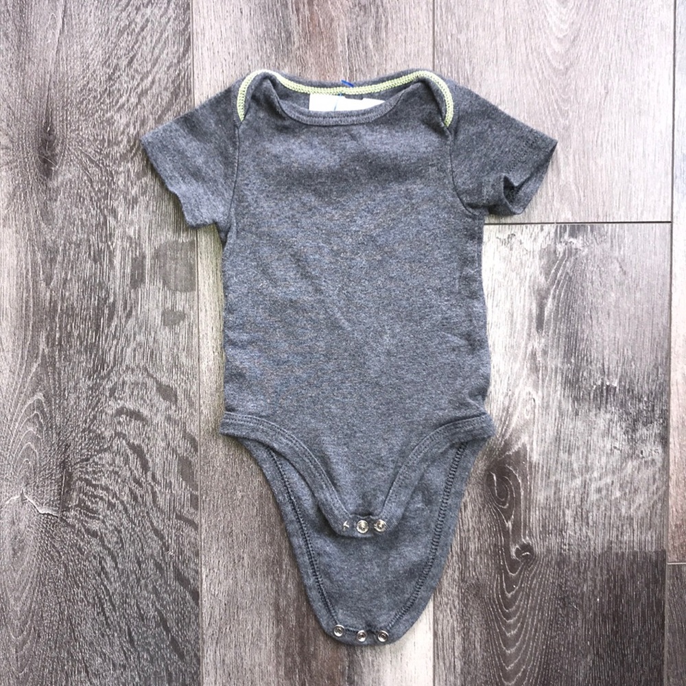 🤍Gray Onesie🤍